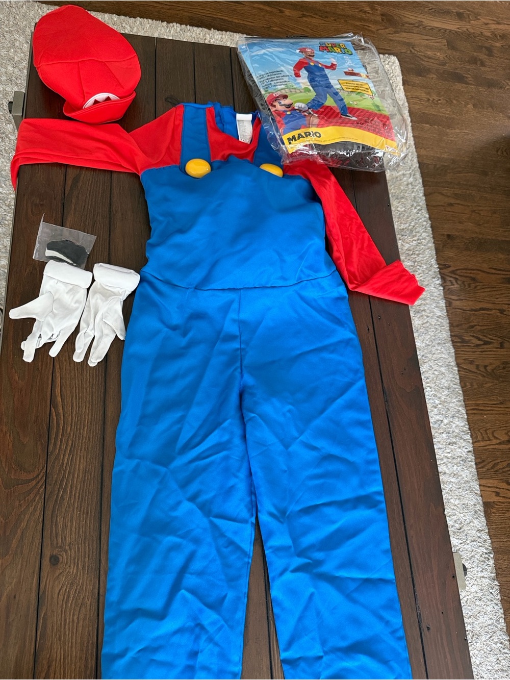 Super Mario Brothers, Deluxe Mario
Halloween Costume Large 10-12